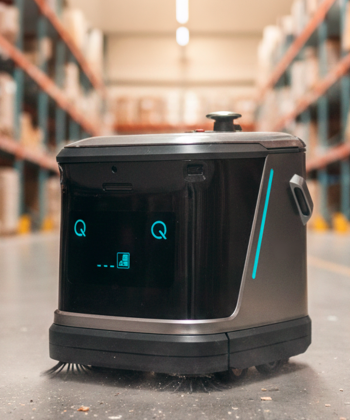 HygiBot / Dune Bot em limpeza de galpão