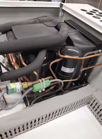Reparo em sistema de refrigeração industrial